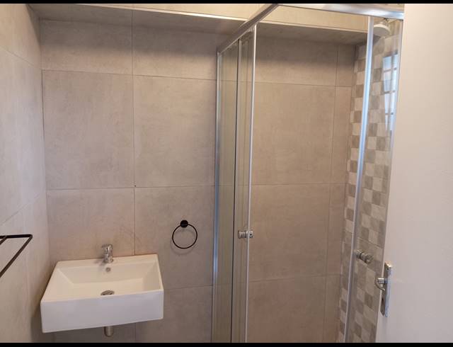 0.5 BEDROOM APARTMENT TO LET IN BEREA WEST